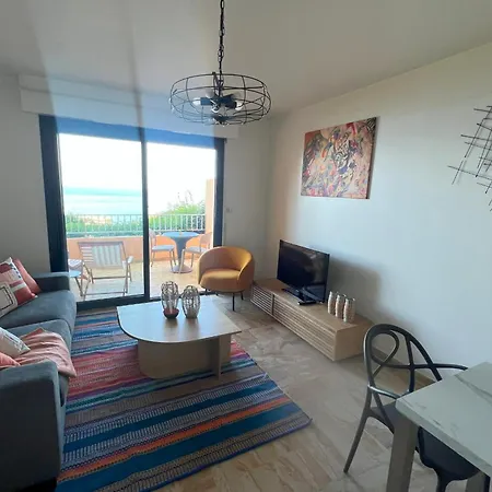 Virginie - Spacious Luminous Sea View Terrace